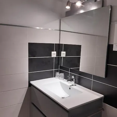Logis Le Relais Du Serre מלון 2*