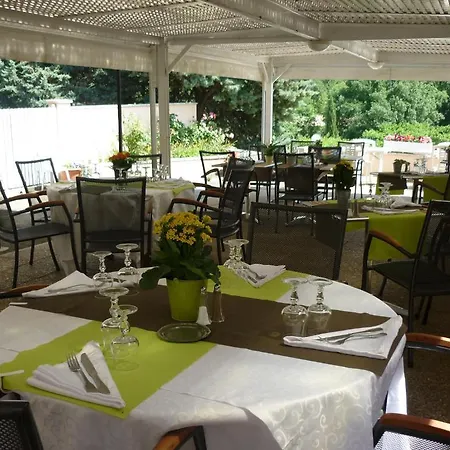 מלון Logis Le Relais Du Serre 2*
