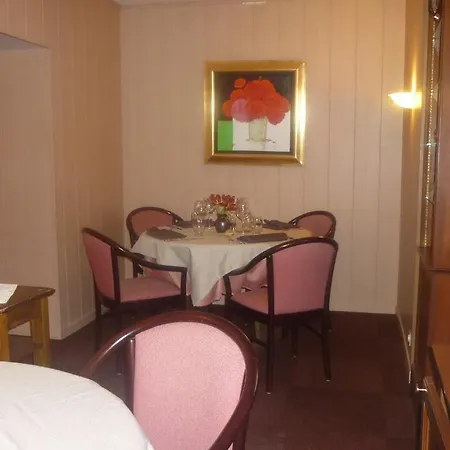 Logis Le Relais Du Serre דיולפי