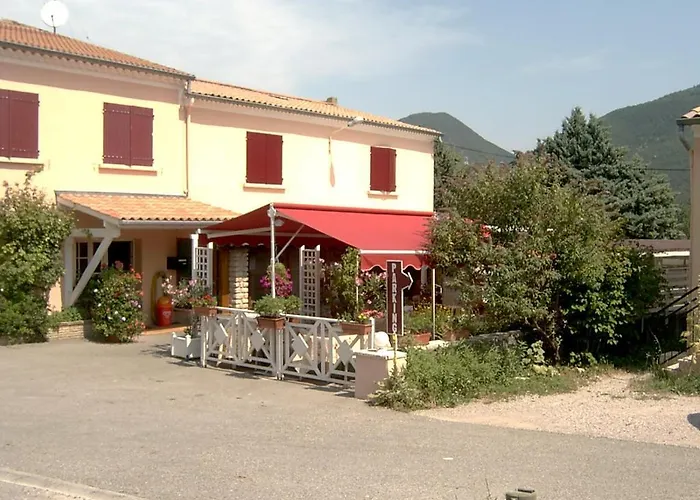 Logis Le Relais Du Serre 2* Dieulefit