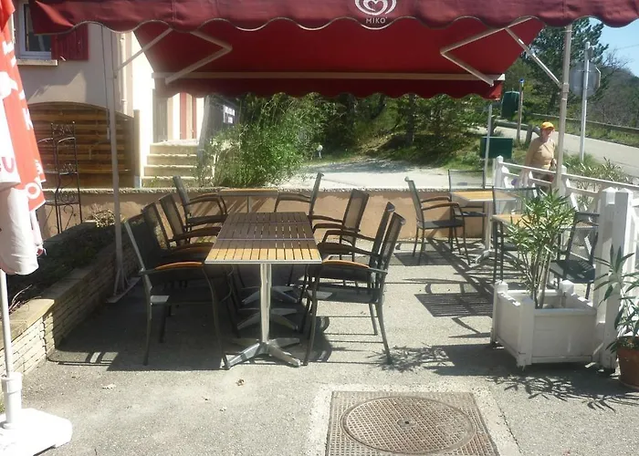 Logis Le Relais Du Serre Hotel 2*
