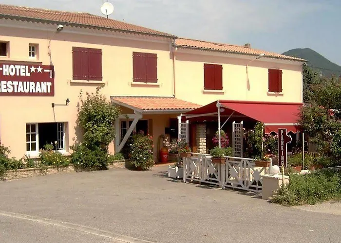 Logis Le Relais Du Serre 2*