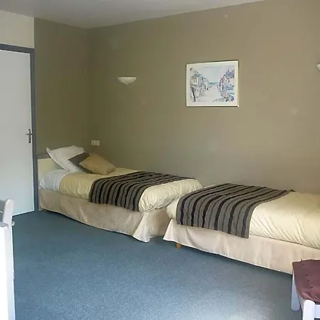 Logis Le Relais Du Serre 호텔