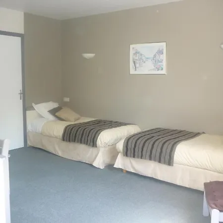 Logis Le Relais Du Serre 2*