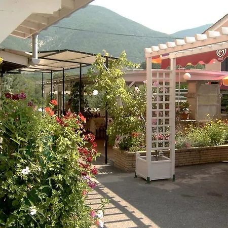 Logis Le Relais Du Serre 2*