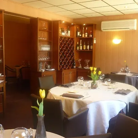 Logis Le Relais Du Serre 2*